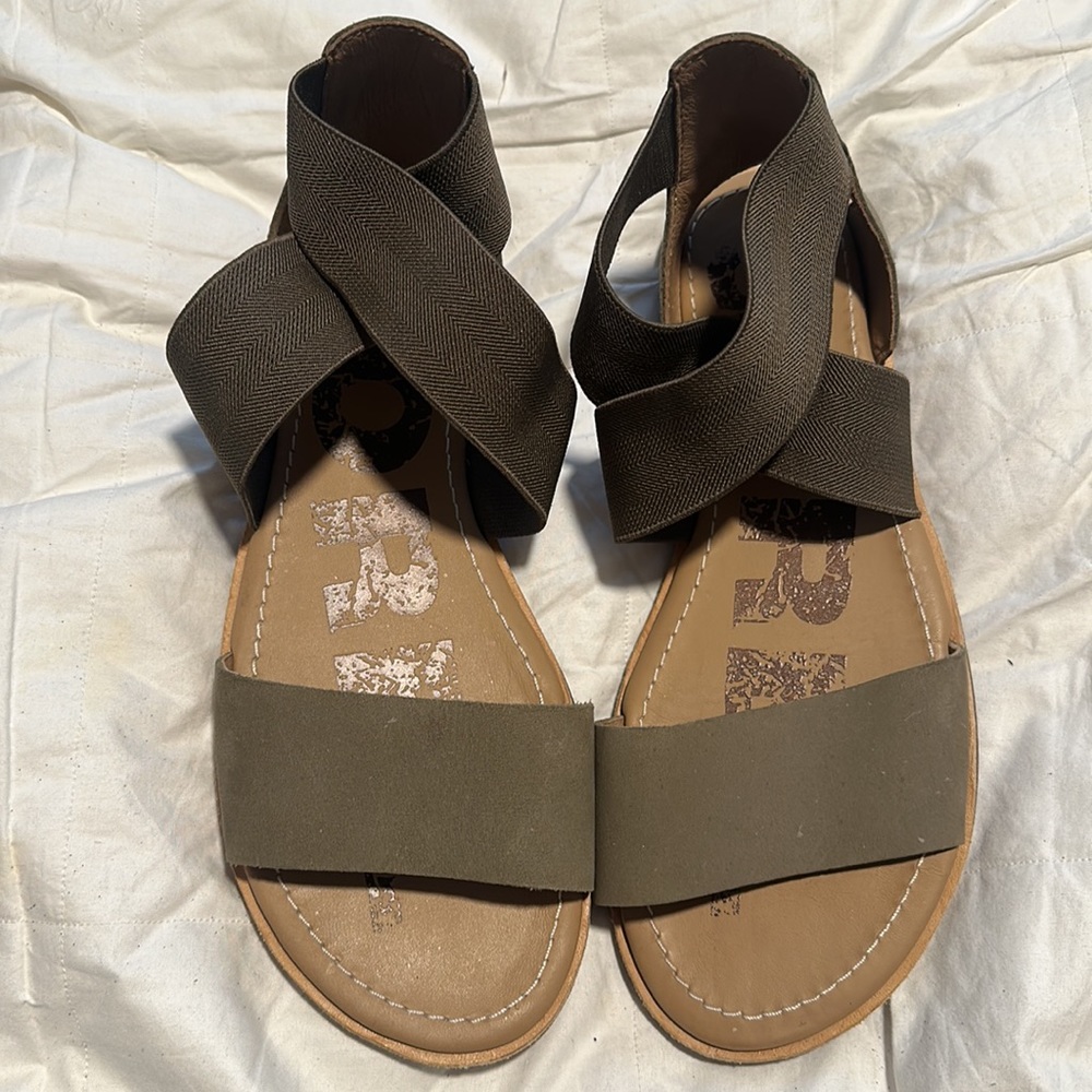 Sorel army green Ella strappy sandals